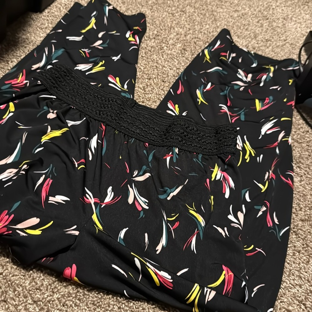 Zoe+Phoebe colorful black stretch wide leg pants (L) EUC!